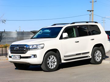 Toyota Land Cruiser v8